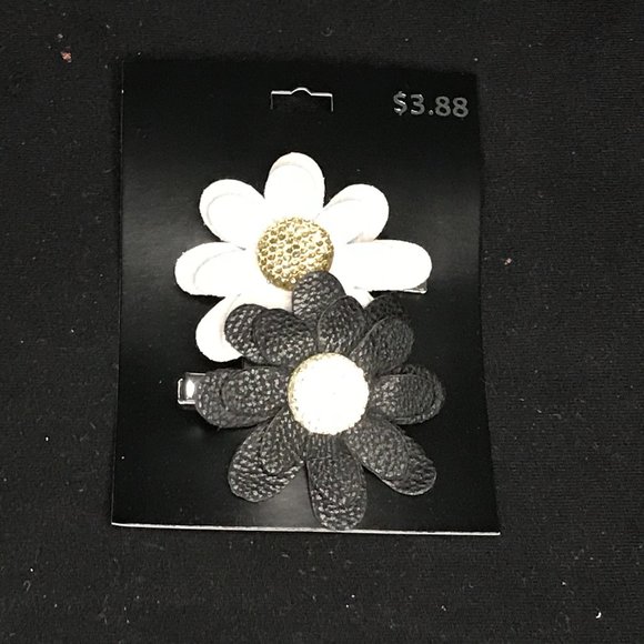 Black and White flower Hair Clip - Picture 1 of 1